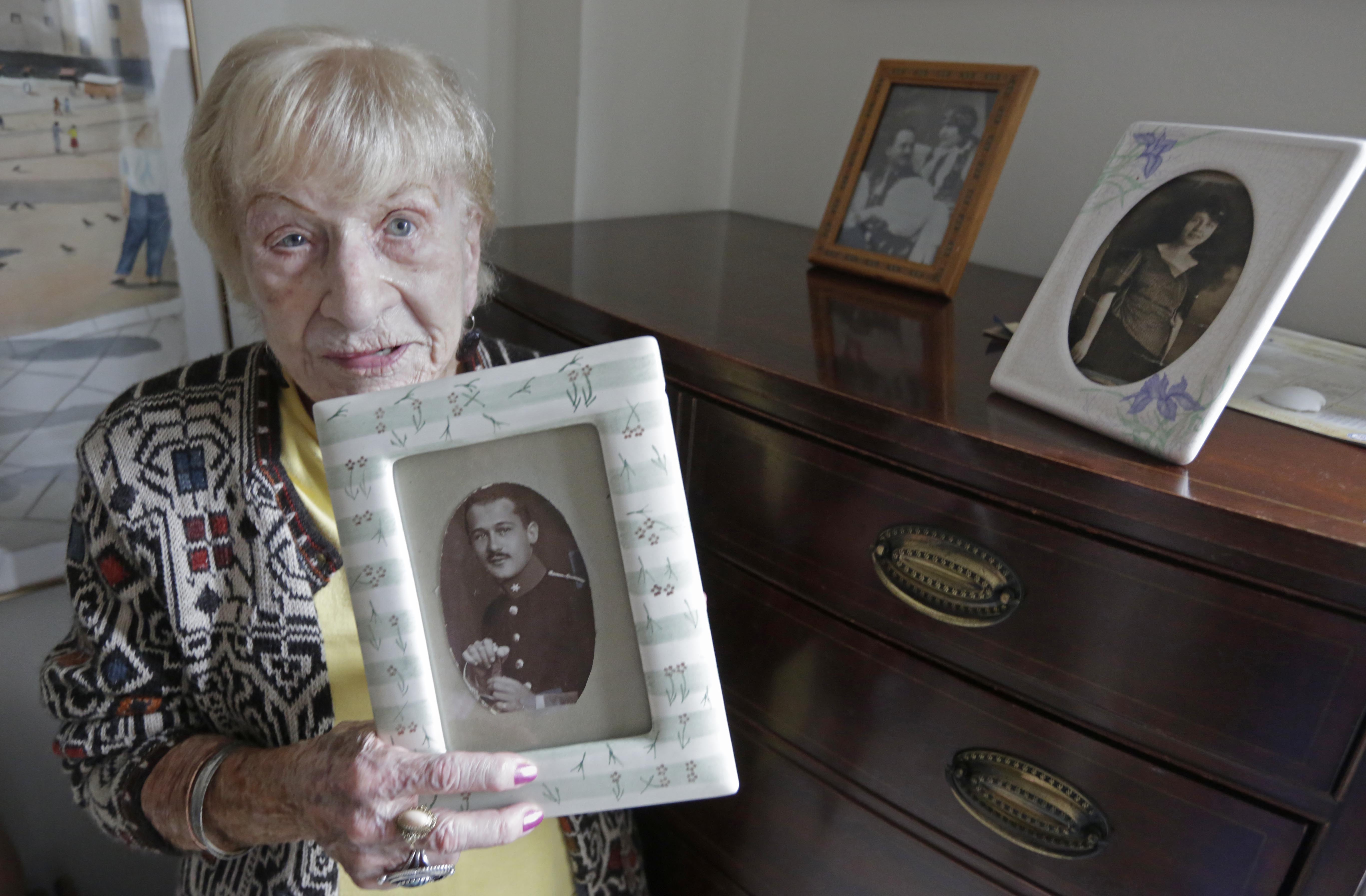 Edit Sten överlevde sin tid i Auschwitz trots att hon var gravid under hela sin tid där.